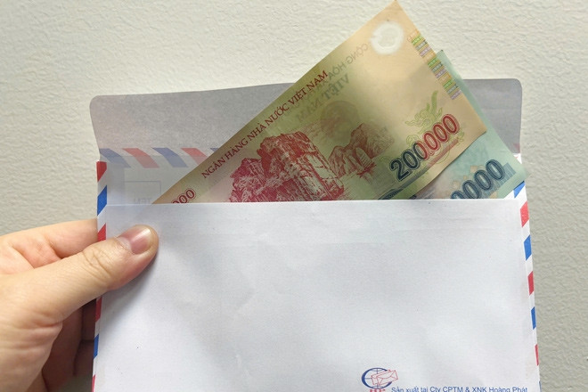 7 người nhà thông gia đến ăn cưới, gia chủ chưng hửng khi bóc phong bì