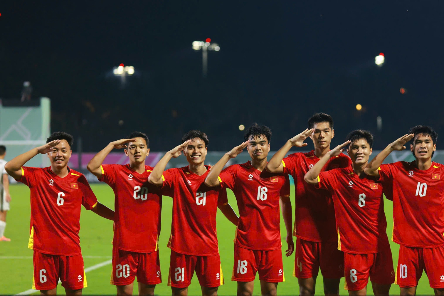 CĐV Đông Nam Á ngả mũ trước bản lĩnh của U23 Việt Nam