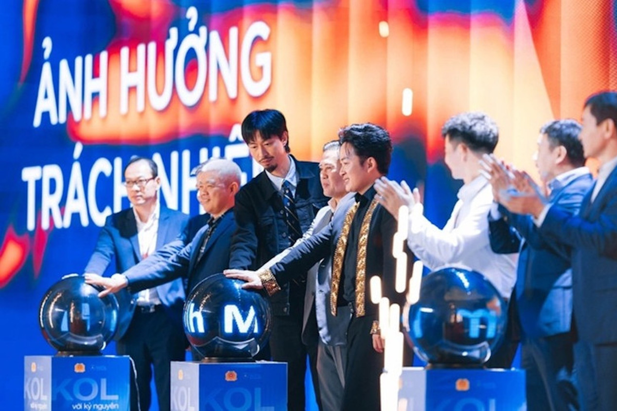 Chung tay bảo vệ trẻ em trên không gian mạng, phòng ngừa 'bắt cóc online'