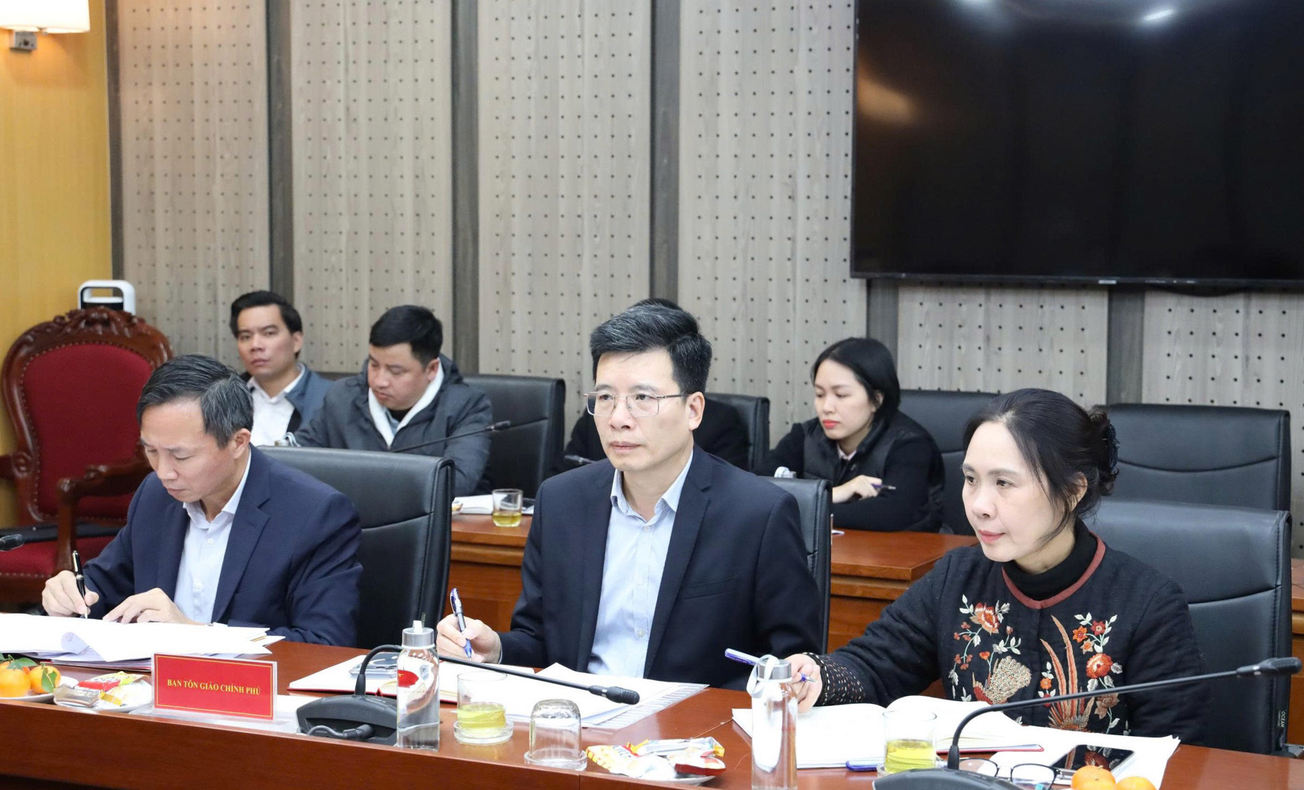 dan toc ton giao1.jpg