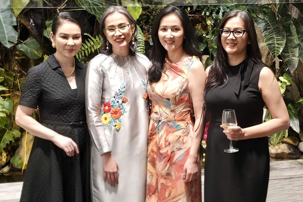 Người đẹp Thủy Hương tái ngộ hoa hậu Ngọc Khánh sau nhiều năm 'mất tích' showbiz