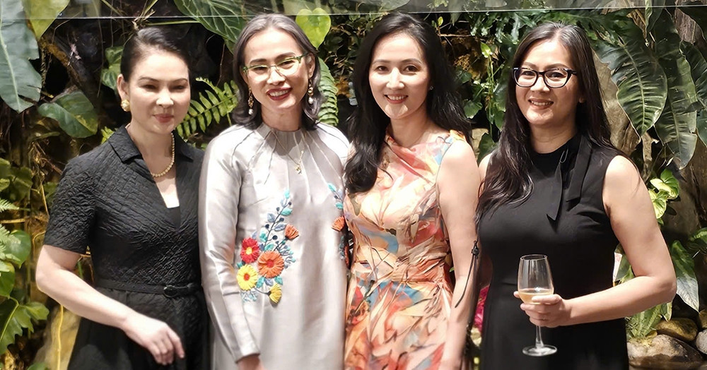 Người đẹp Thủy Hương tái ngộ hoa hậu Ngọc Khánh sau nhiều năm 'mất tích' showbiz