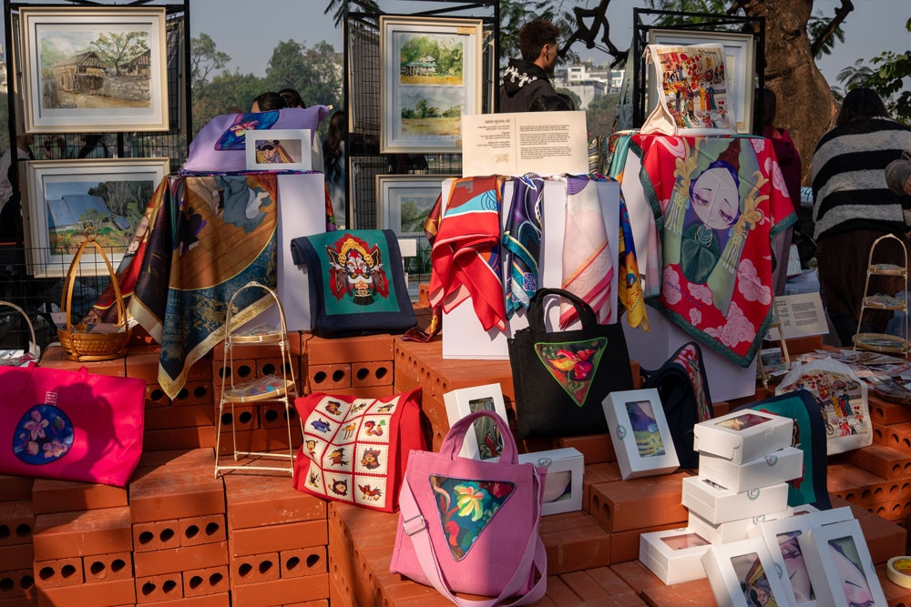 Hồn dân tộc trên từng sản phẩm sáng tạo của nghệ sĩ trẻ