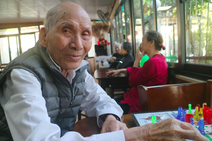 Mô hình chăm sóc mới 'sáng đến, chiều về' với người cao tuổi