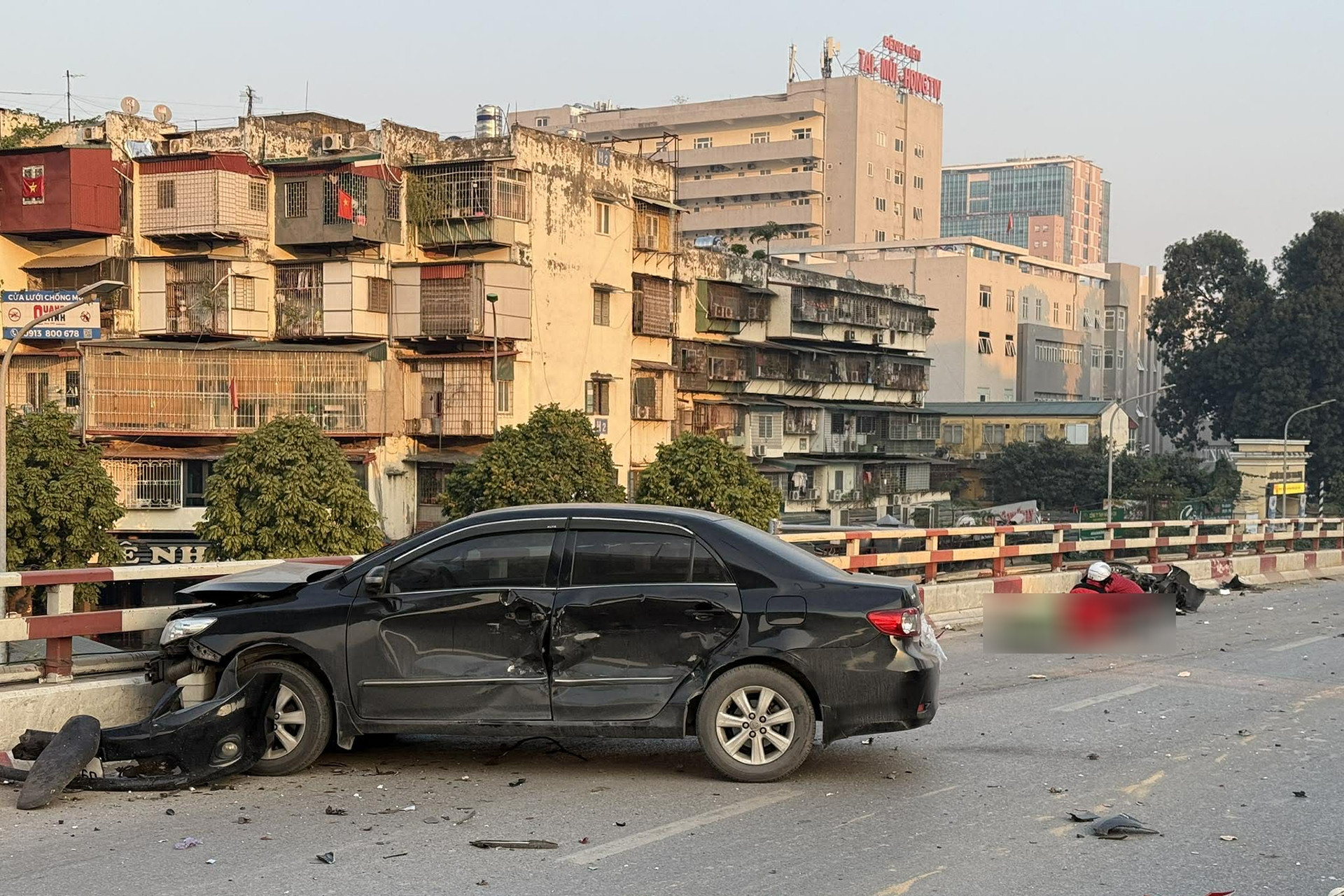 Nữ tài xế ô tô buồn ngủ gây tai nạn liên hoàn ở Hà Nội, 1 người tử vong tại chỗ