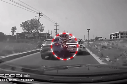 Ô tô con “bay” lên không trung sau va chạm với Hyundai Creta