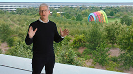 Tim Cook Apple Park.jpg