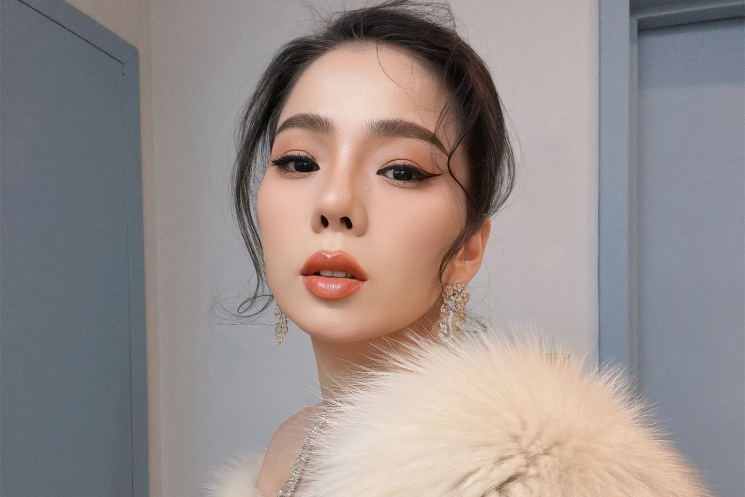 Ca sĩ Lệ Quyên lên tiếng phân trần sau loạt bình luận thô tục