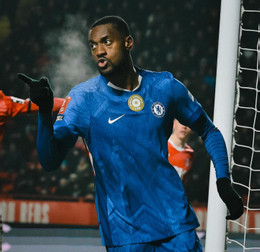 https://static-images.vnncdn.net/vps_images_publish/000001/000003/2026/1/11/charlton-vs-chelsea-230.jpg