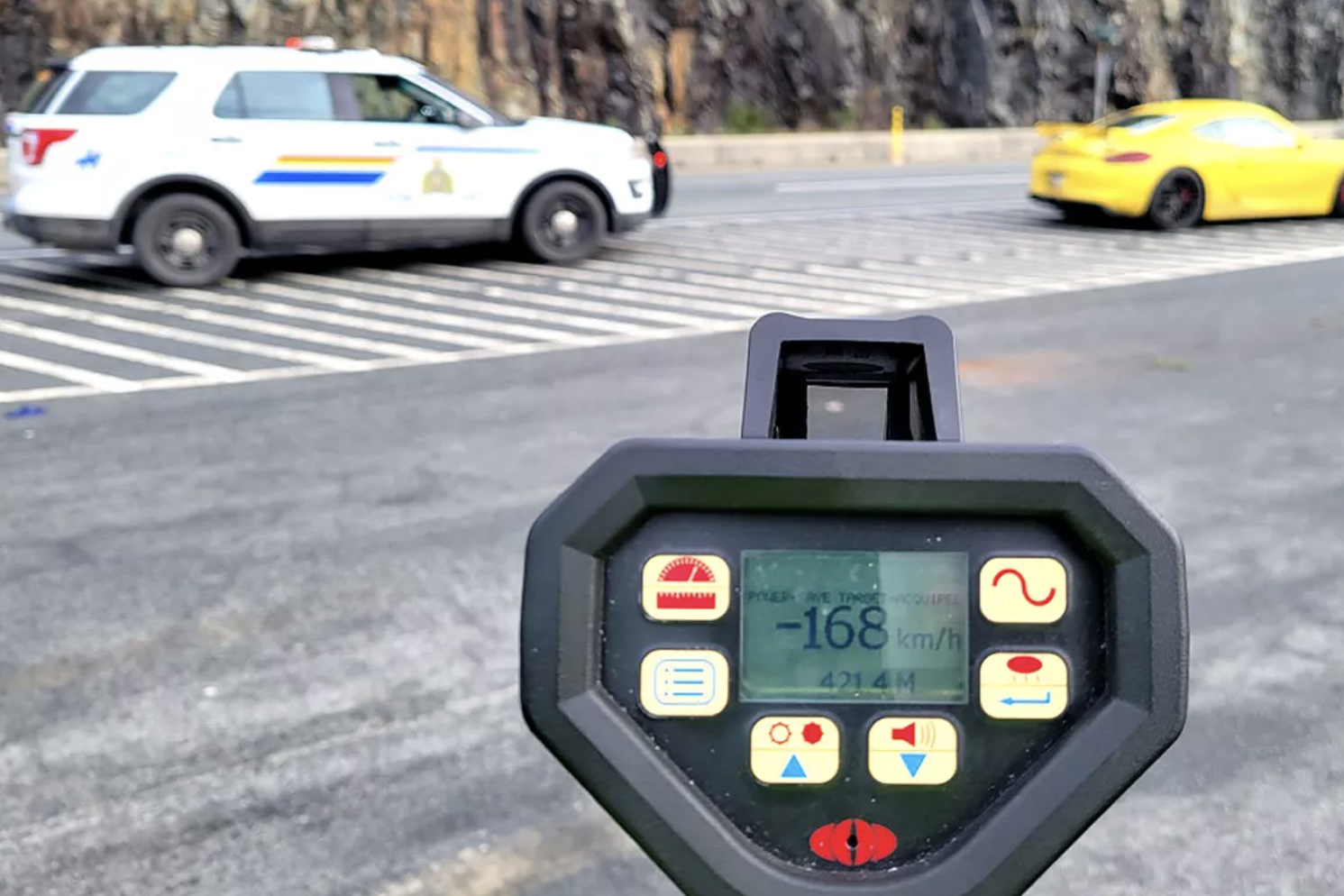 Nữ tài xế Porsche chạy tốc độ 168 km/h trên tuyến đường giới hạn 80 km/h