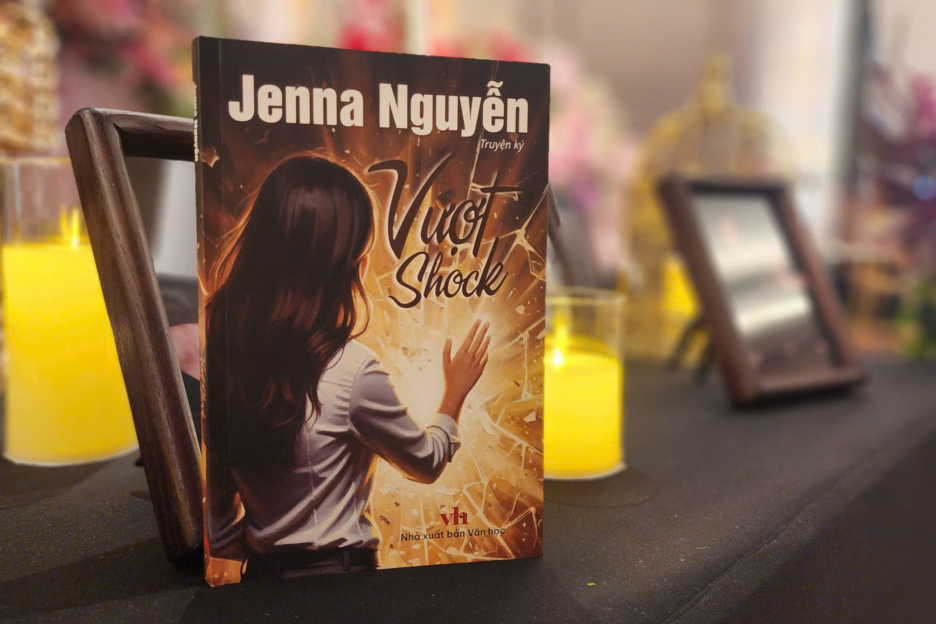 Hành trình 'Vượt shock' của tác giả trẻ Jenna Nguyễn