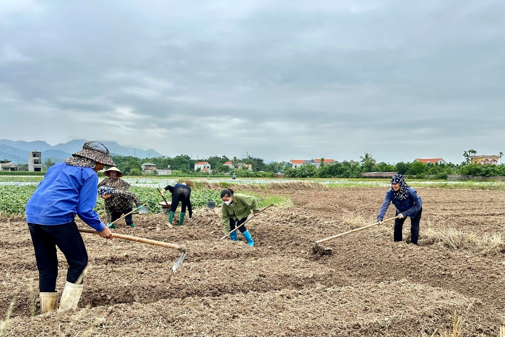 Người dân nông thôn, miền núi tiếp cận pháp luật: Rào cản và giải pháp