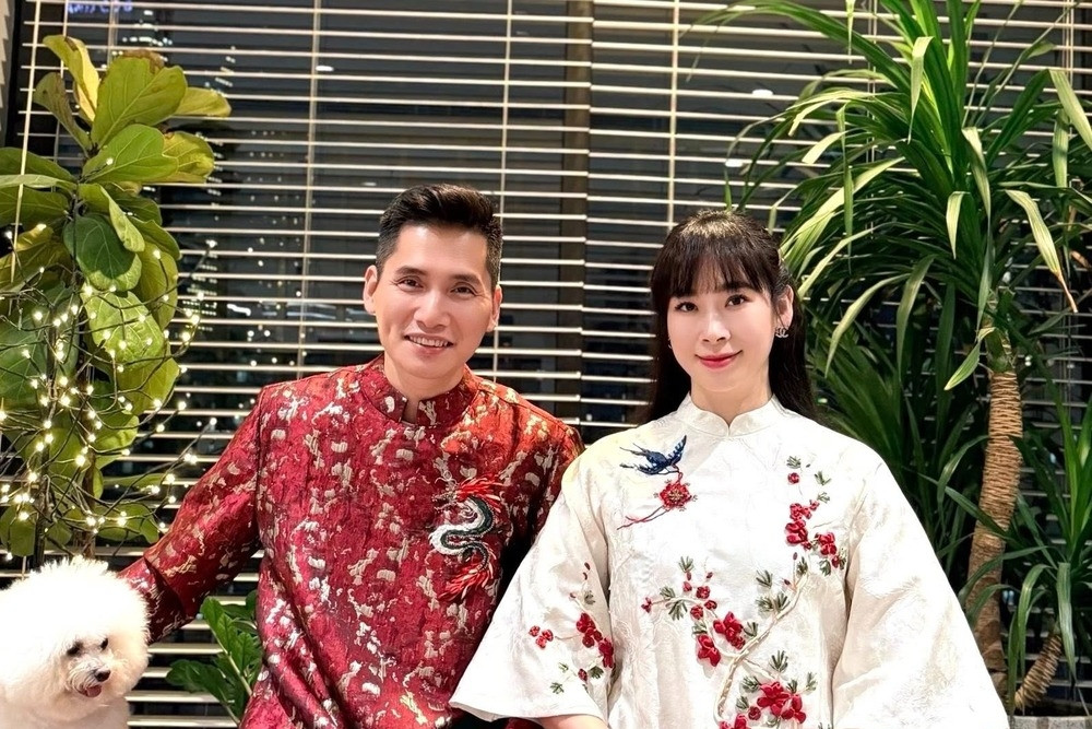 NSND Trần Hiếu tuổi 90 bạo bệnh vẫn luyện đàn, MC “Ai là triệu phú” khoe vợ đẹp