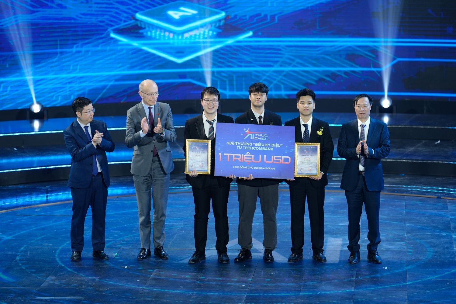 Phát triển hướng học liệu STEM trực quan giành giải Nhất 'AI thực chiến'