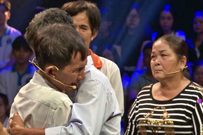 아버지의 구타를 두려워한 떠이닌(Tay Ninh)의 한 남성이 50년 동안 가족을 잃었다