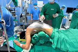 15 tuổi đã thoát vị đĩa đệm, cảnh báo cột sống ‘về hưu sớm’ 10 giờ đồng hồ