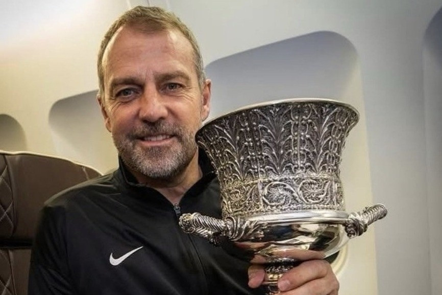 Hansi Flick không màng kỷ lục, phấn khích Barca thắng Real Madrid