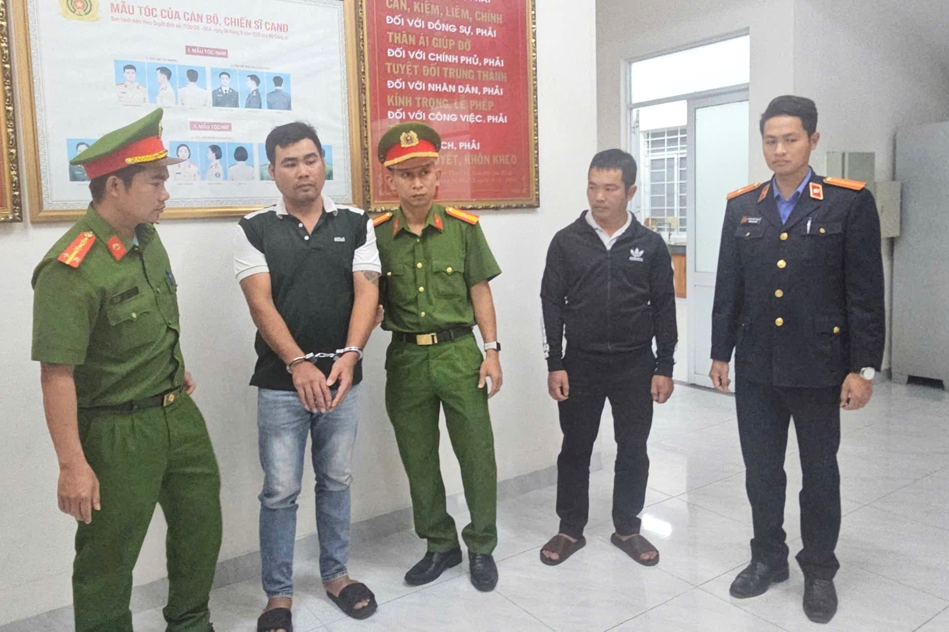 Bắt giữ 3 đối tượng vụ ‘bị đánh liệt tứ chi, nhiều lần giám định thương tích 0%’