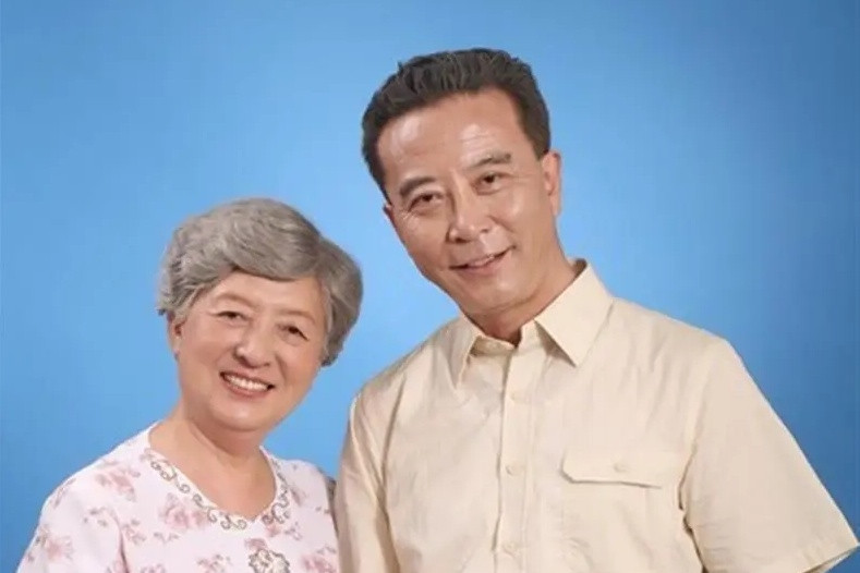 Cặp đôi U90 ly hôn 8 năm rồi tái hôn, lý do khiến nhiều người rơi nước mắt