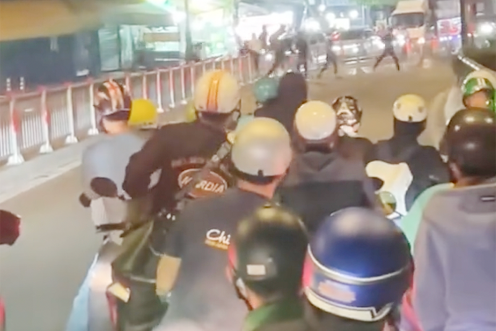 Công an TPHCM truy xét nhóm khoảng 20 người hỗn chiến trên phố