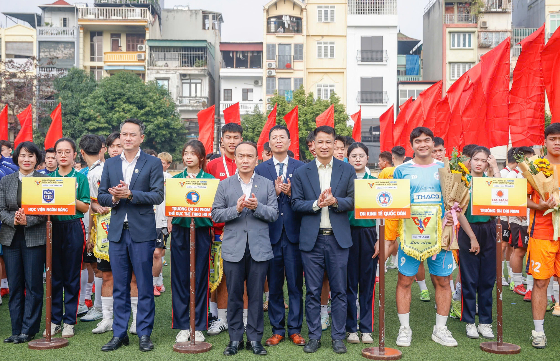 giai sinh vien 2.jpg