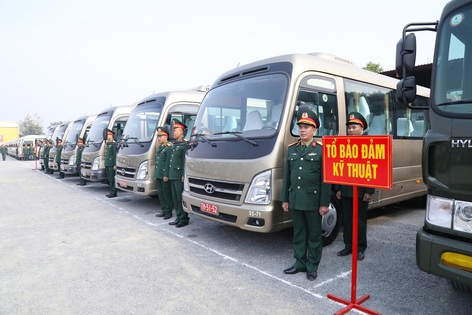 Kiểm tra phương tiện, công tác chuẩn bị đưa, đón đại biểu dự Đại hội Đảng