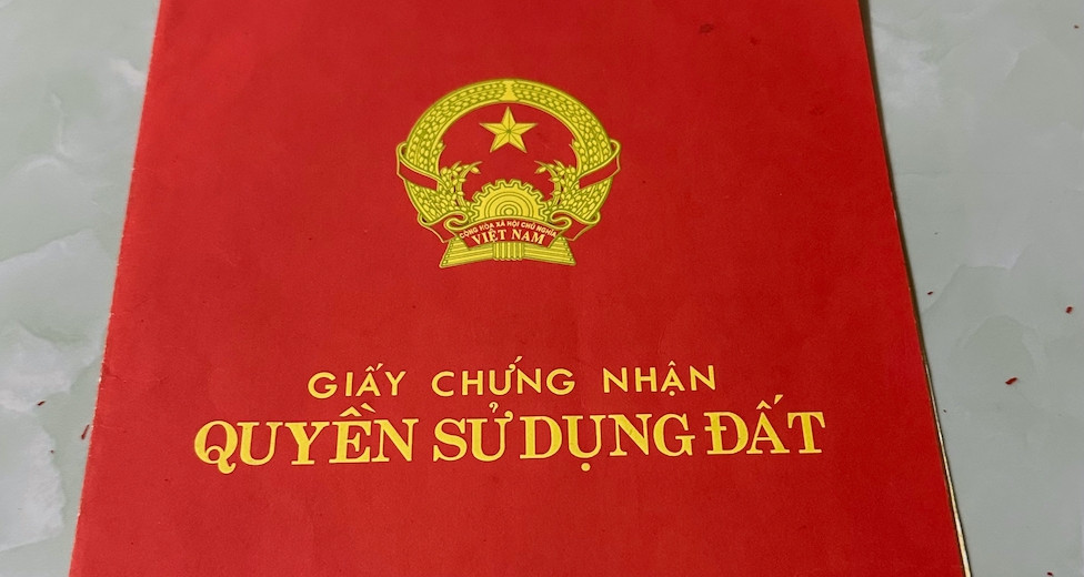 Mua đất chưa kịp sang tên đã mất sổ đỏ, phải làm gì cho đúng luật?