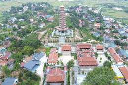 Ngôi chùa trăm tuổi thu hút du khách với lễ hội đèn lồng đặc biệt ở Cần Thơ YwAAAAAAQABAAACAUwAOw==