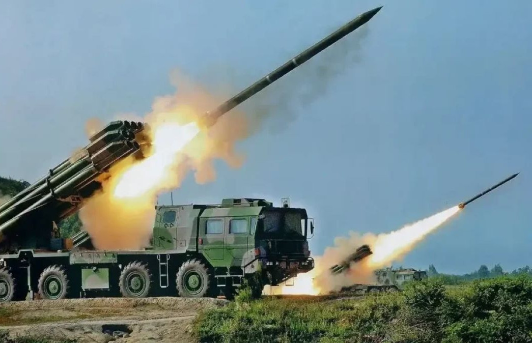 Pháo phản lực BM-30 Smerch tầm bắn 200km, thách thức HIMARS trên chiến trường Ukraine