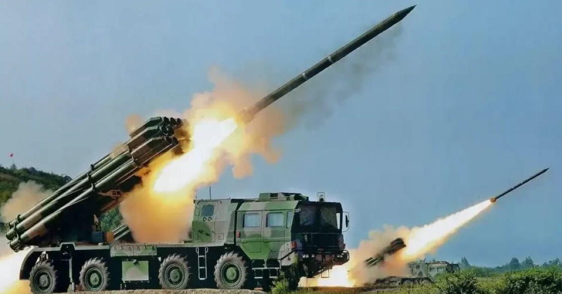 Pháo phản lực BM-30 Smerch tầm bắn 200km, thách thức HIMARS trên chiến trường Ukraine