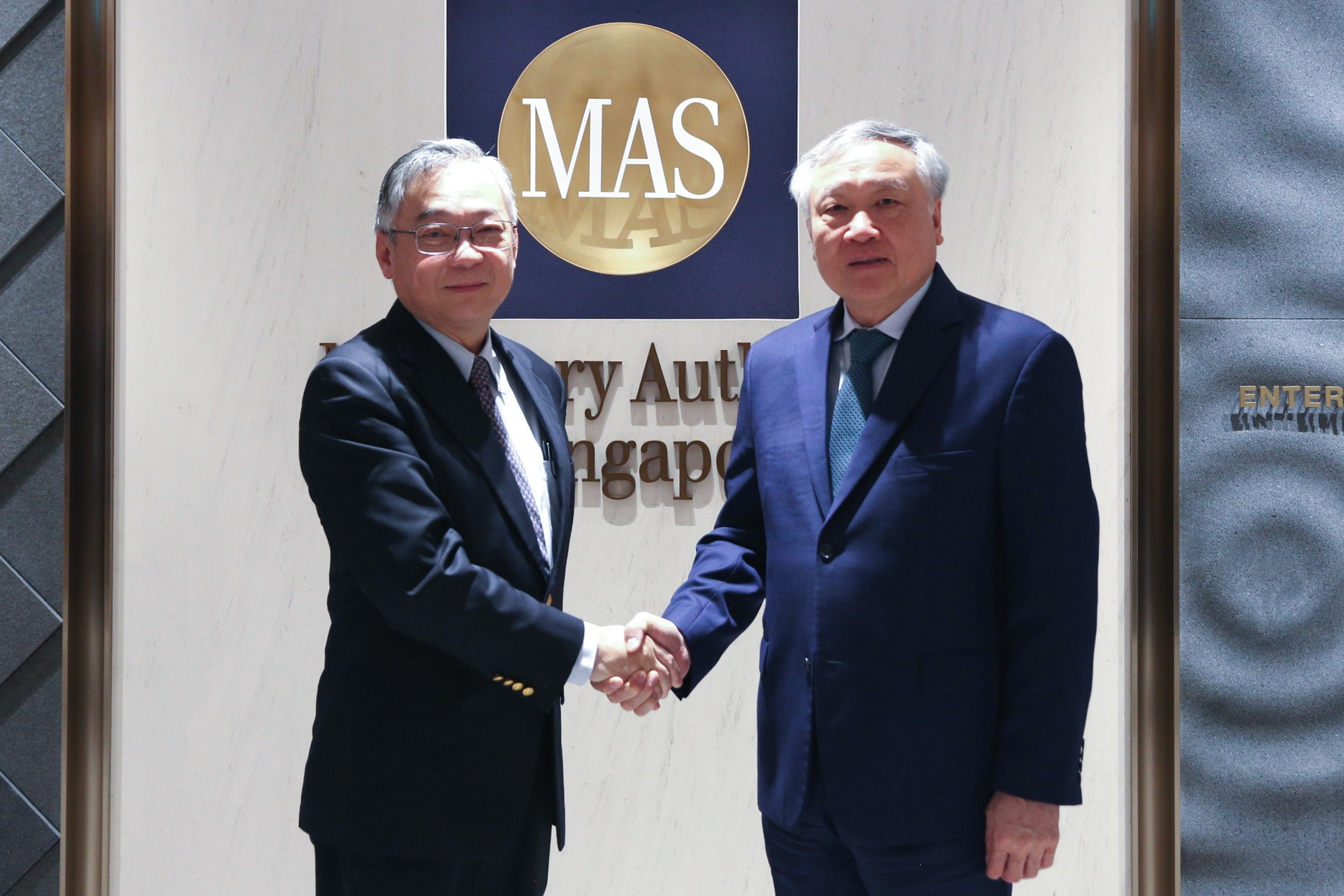 Singapore sẵn sàng hỗ trợ Việt Nam vận hành Trung tâm tài chính quốc tế