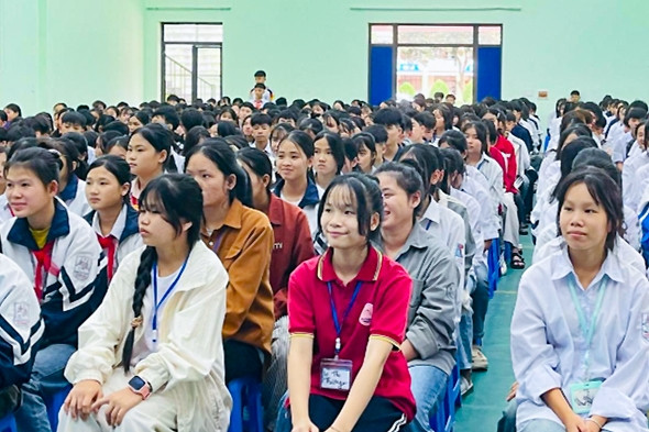 Tỉnh đầu tiên thi lớp 10 với 6 môn, khối lượng kiến thức quá nặng với học sinh?