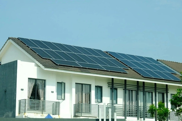 Triển khai cơ chế mới cho điện mặt trời mái nhà, hộ gia đình Malaysia hưởng lợi lớn
