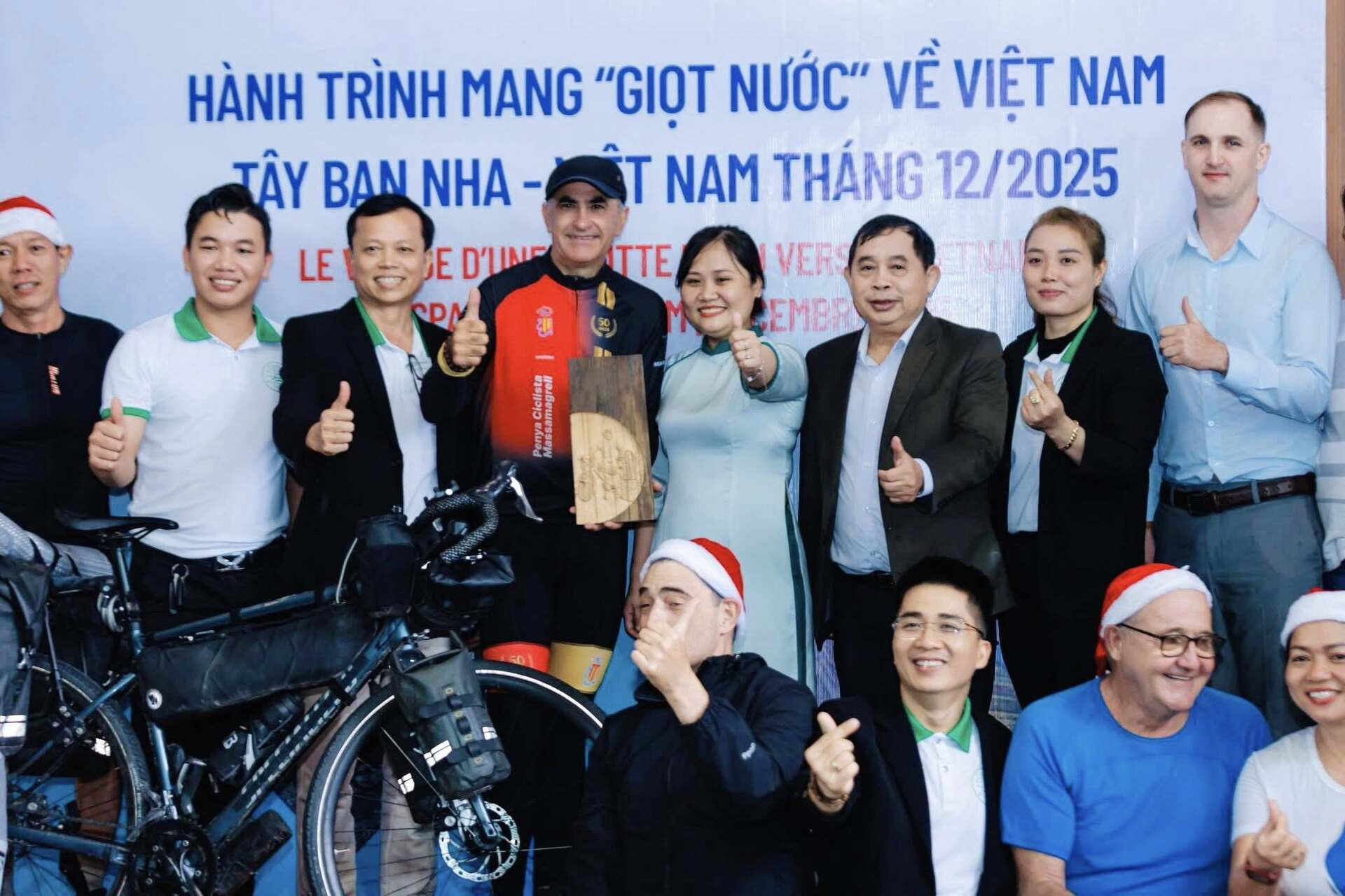 Chiếc xe đạp huyền thoại được ông Marino trao tặng cho quỹ thiện nguyện