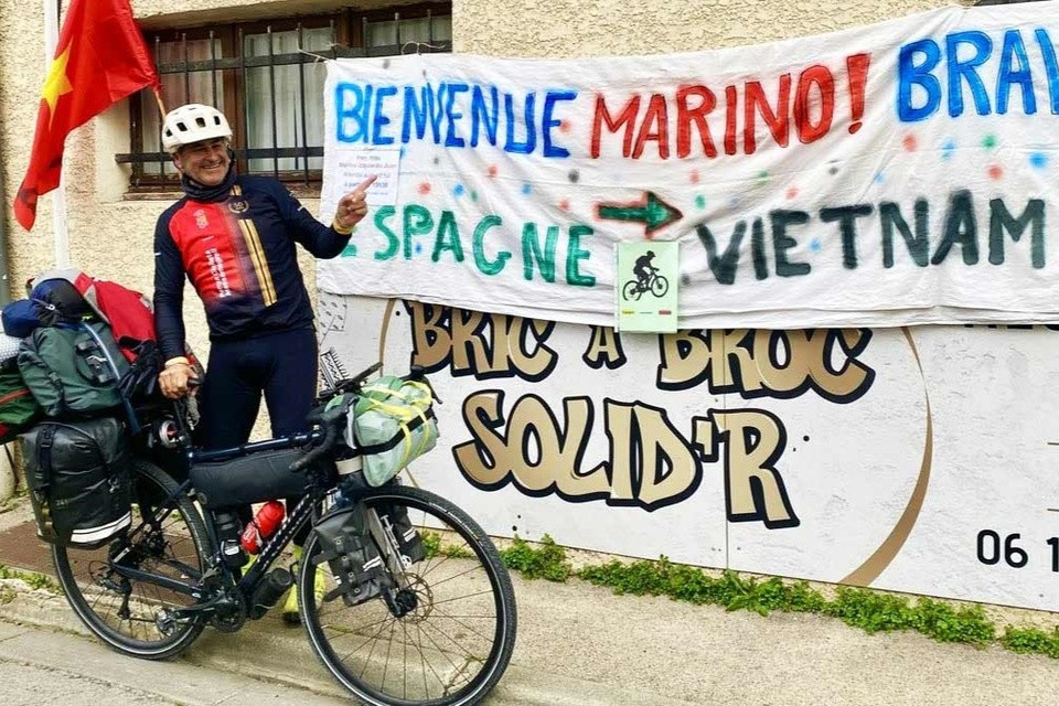 Ông Marino khởi hành chuyến đi lịch sử