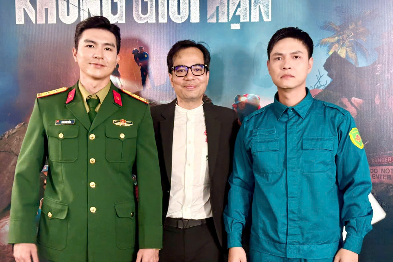 Diễn viên Tô Dũng không sợ lu mờ vì Steven Nguyễn, tiết lộ cảnh diễn với Anh Đào