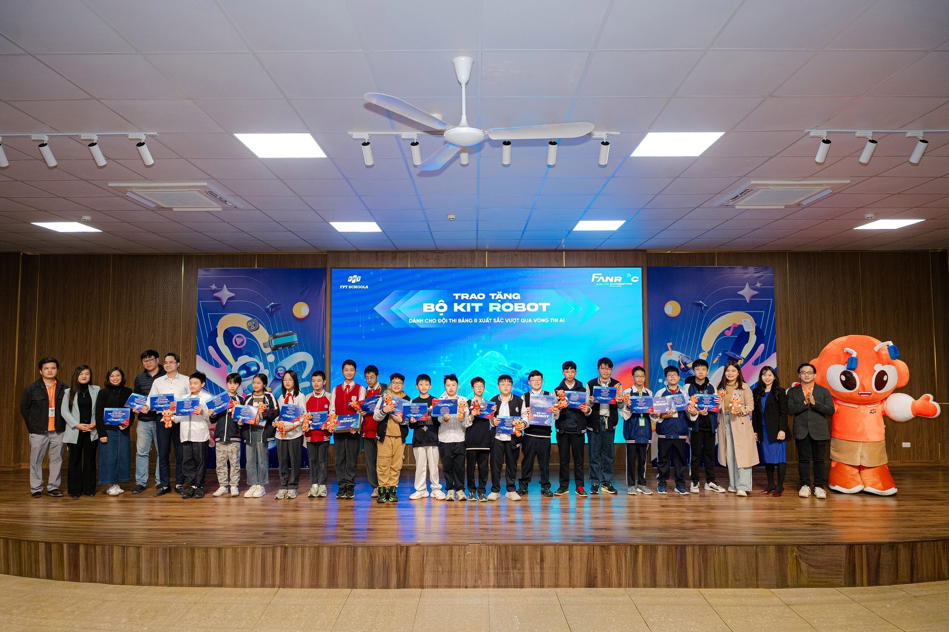 FPT Schools AI & Robotics Challenge: Hàng trăm học sinh THCS tranh tài kịch tính