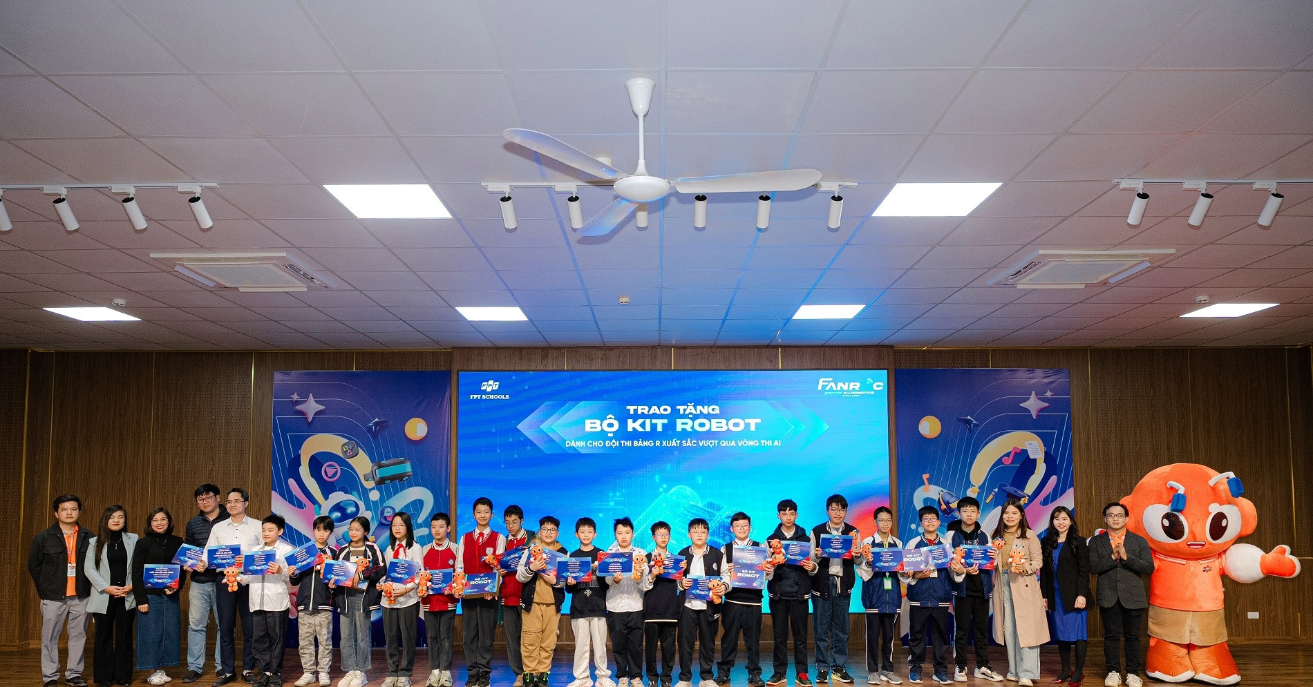 FPT Schools AI & Robotics Challenge: Hàng trăm học sinh THCS tranh tài kịch tính