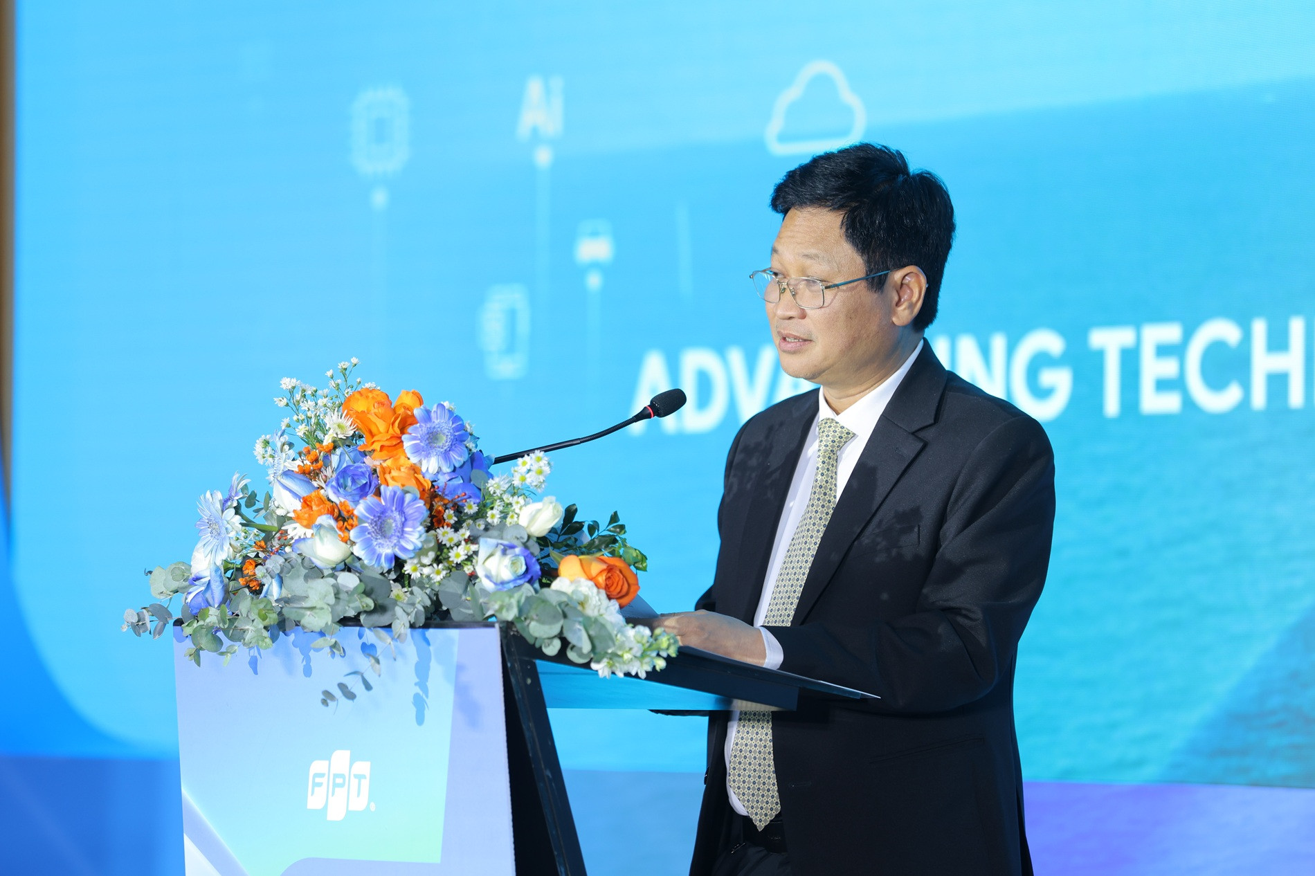 ong nguyen khac lich.jpg