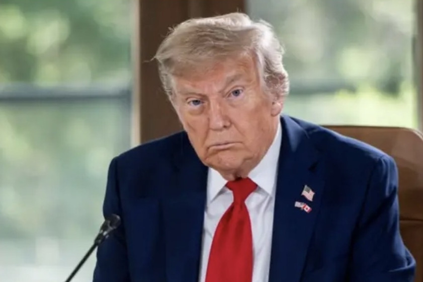 Ông Trump tuyên bố áp thuế 25% với các nước giao dịch với Iran