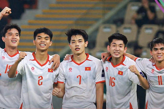 Sao Việt vỡ òa niềm vui sau chiến thắng lịch sử của U23 Việt Nam