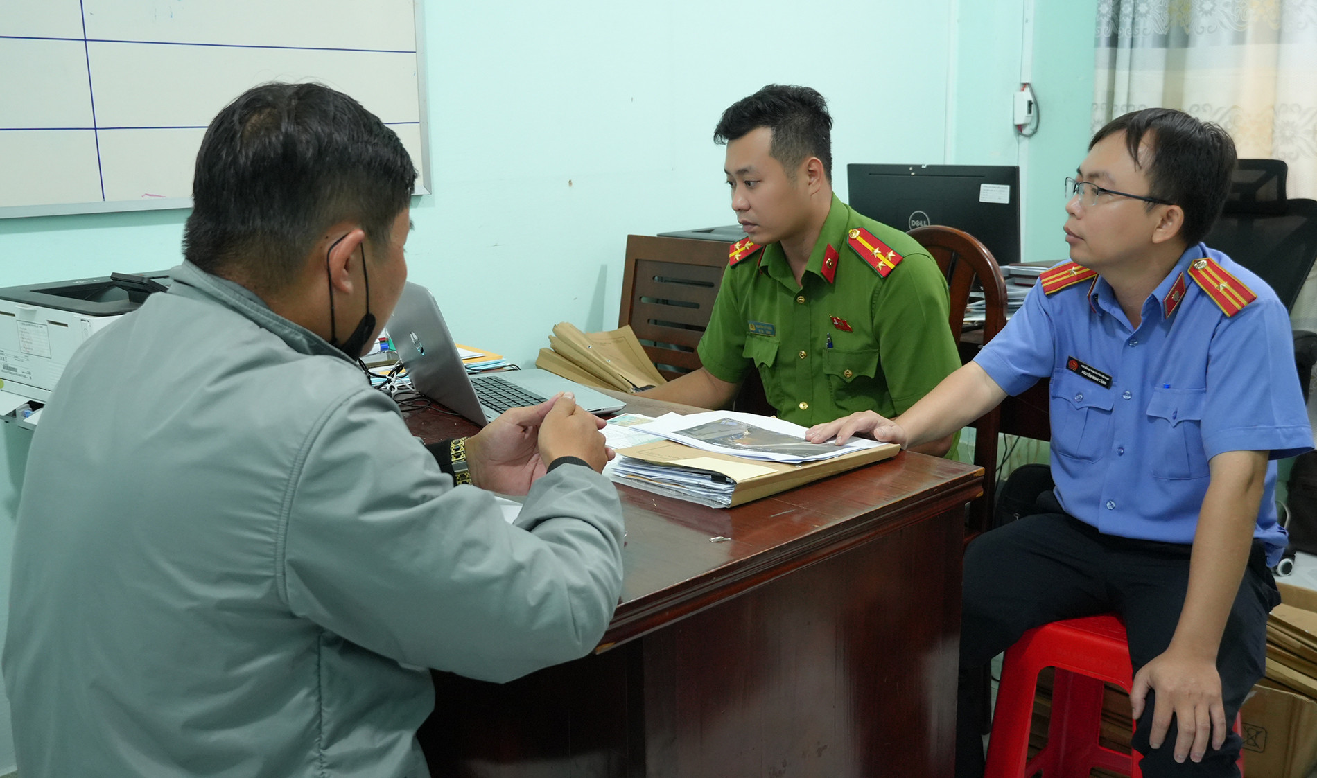 Tài xế xe tải.jpg