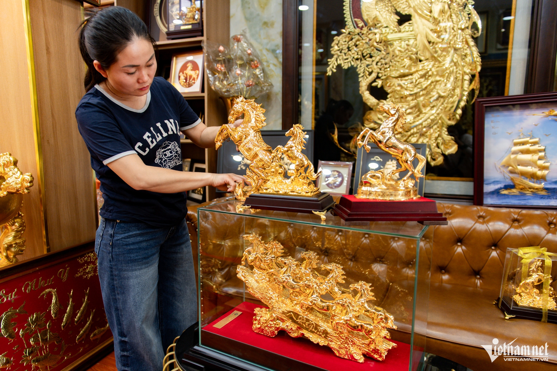 W-linh vật ngựa vàng TPHCM 16.jpg