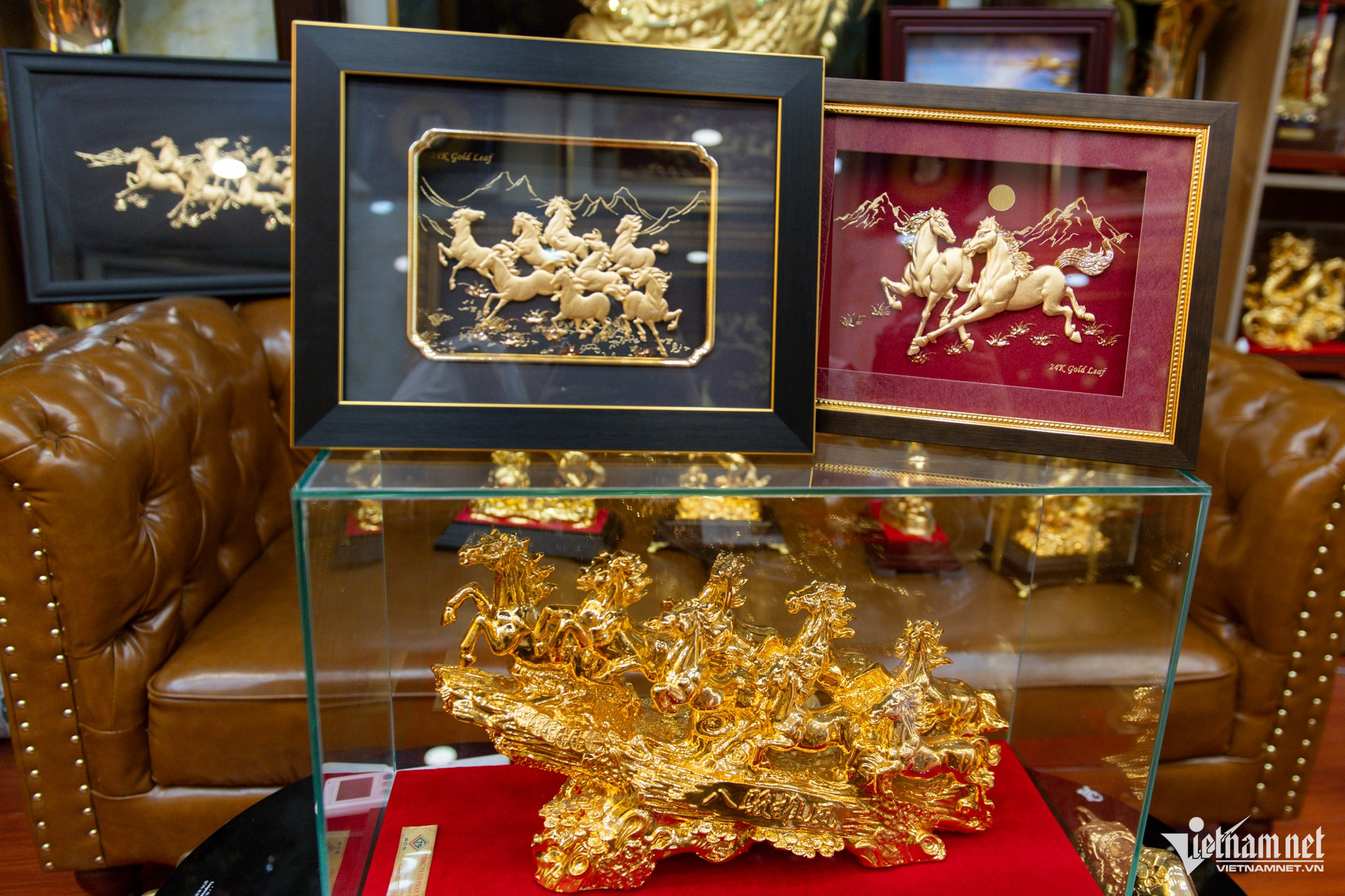 W-linh vật ngựa vàng TPHCM 5.jpg