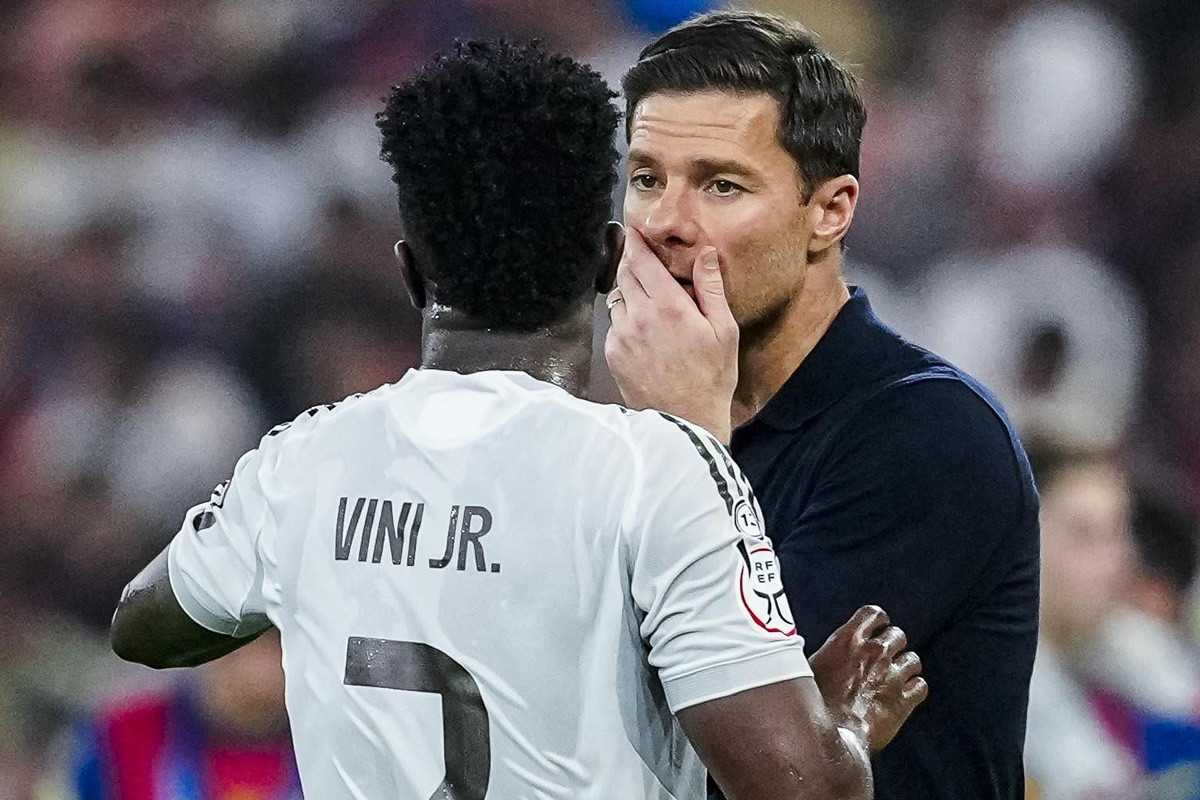 Xabi Alonso Vinicius.jpg