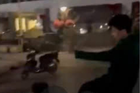 Bản tin chiều 14/1: Bắt giữ đối tượng đánh nam thanh niên tại công viên ở Hà Nội