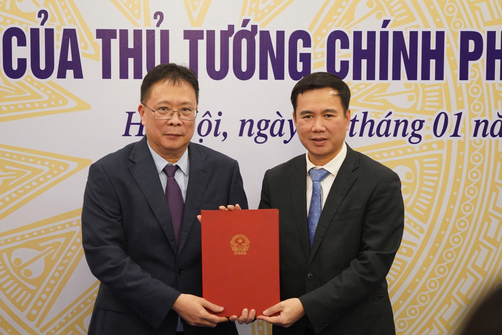 1401 le cong bo quyet dinh.jpg