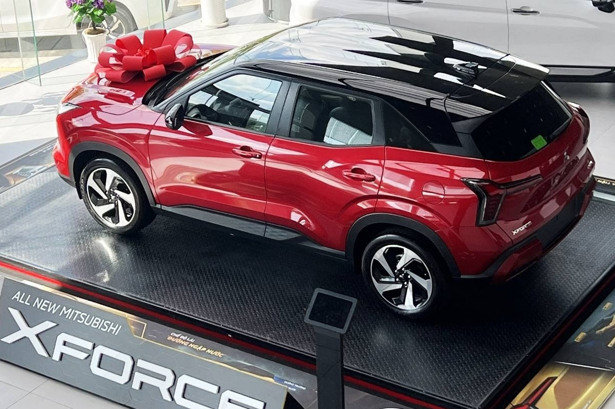 Top 10 xe xăng dầu bán chạy tháng 12/2025: Thứ hạng mẫu xe 'hot' xáo trộn mạnh