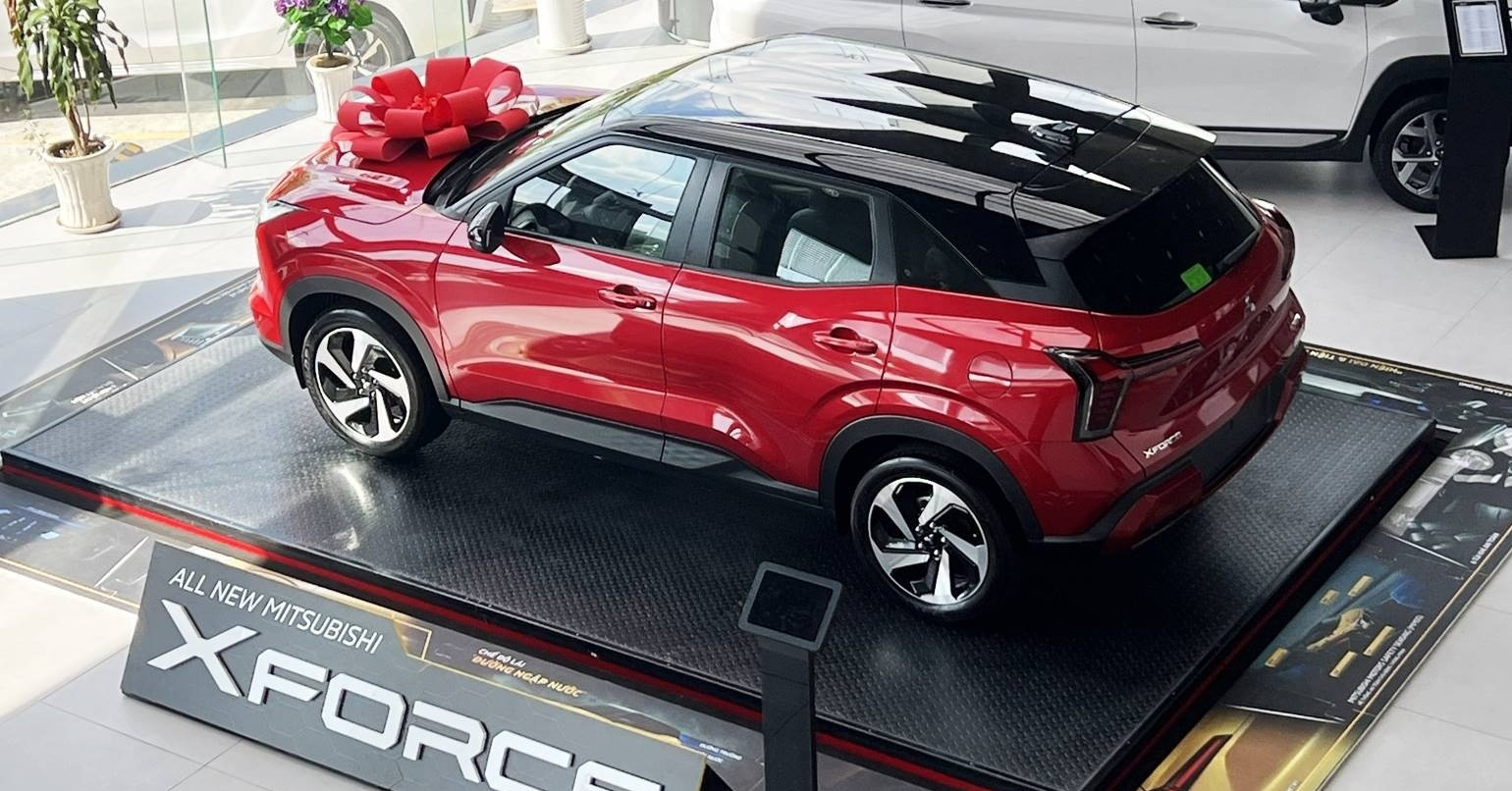 Top 10 xe xăng dầu bán chạy tháng 12/2025: Thứ hạng mẫu xe 'hot' xáo trộn mạnh