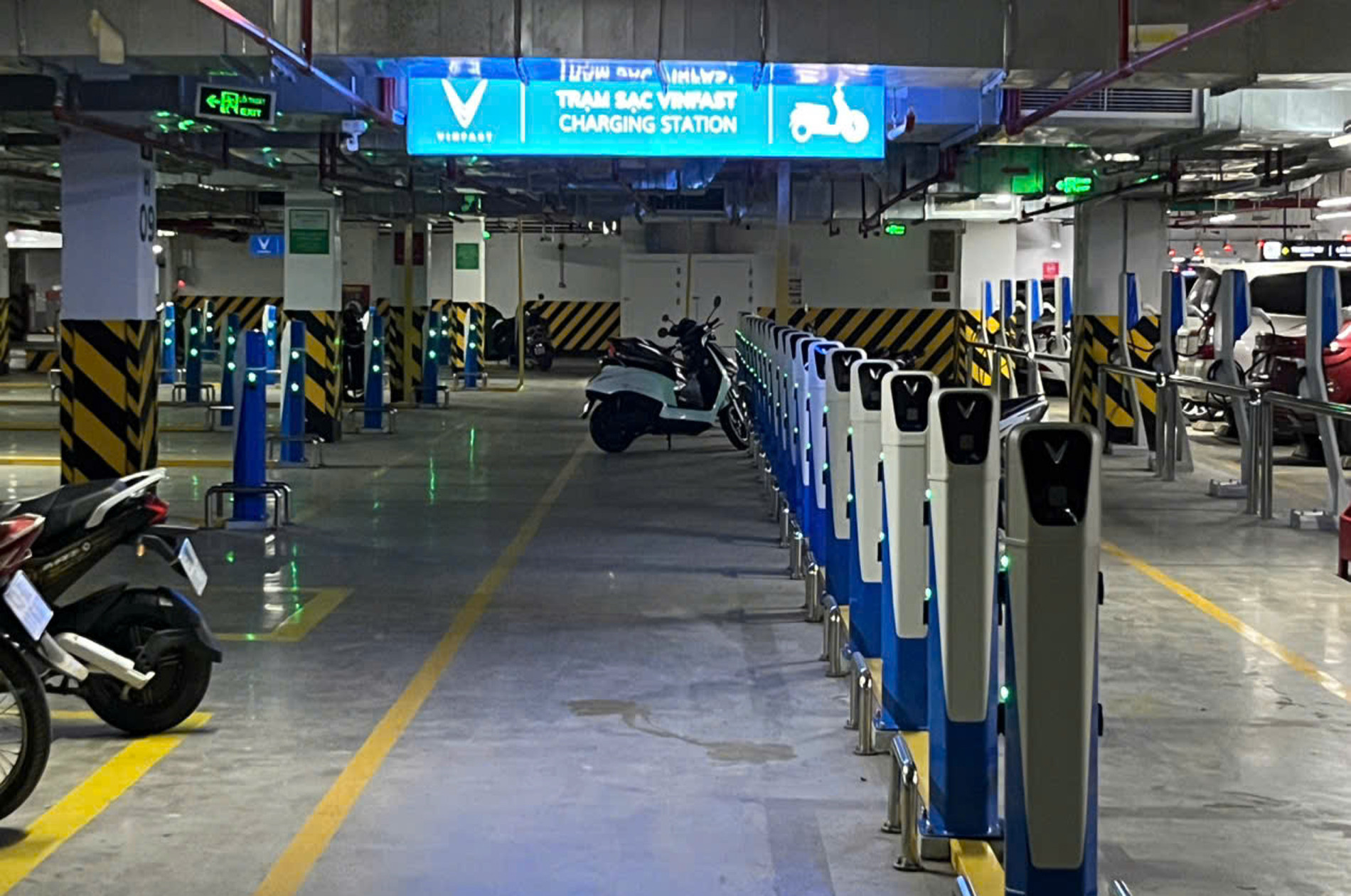 Nỗi lo an toàn PCCC với xe điện dưới các hầm chung cư